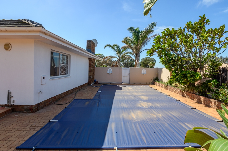 7 Bedroom Property for Sale in Summerstrand Eastern Cape